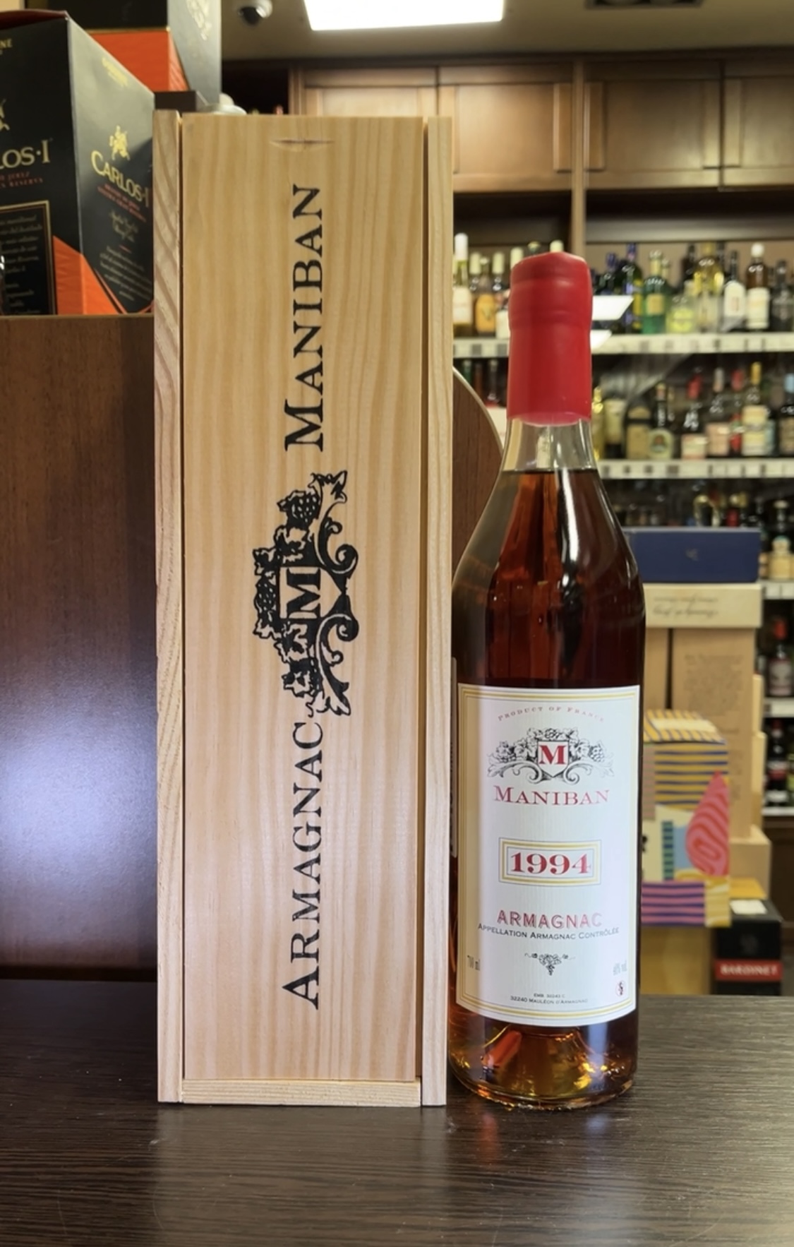Chateau de Maniban 1994 years Арманьяк Шато де Манибан 1994 года 0.7л в деревянной коробке