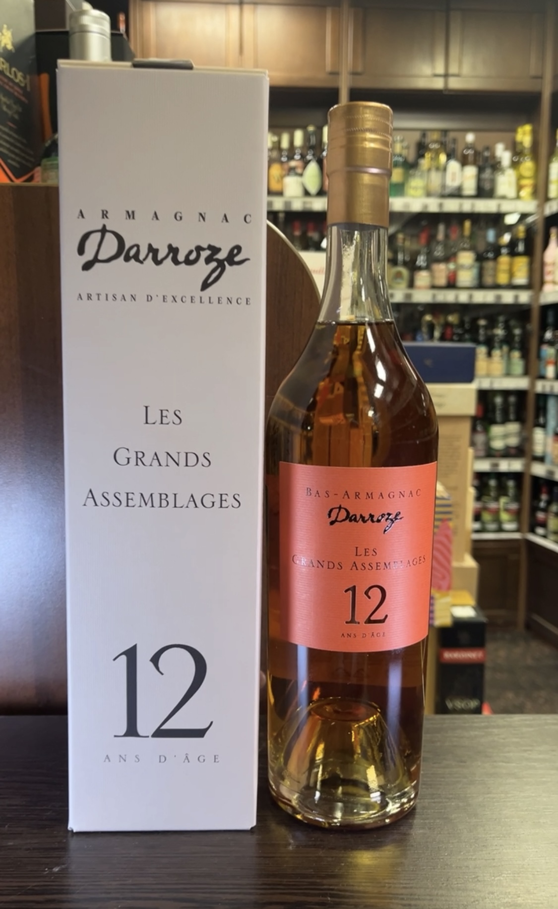 Darroze Bas Armagnac Les Grands Assemblages 12 Ans dAge Арманьяк Дарроз Баз Арманьяк Ле Гран Ассамбляж 12 Ан дАж 0.7л в подарочной упаковке