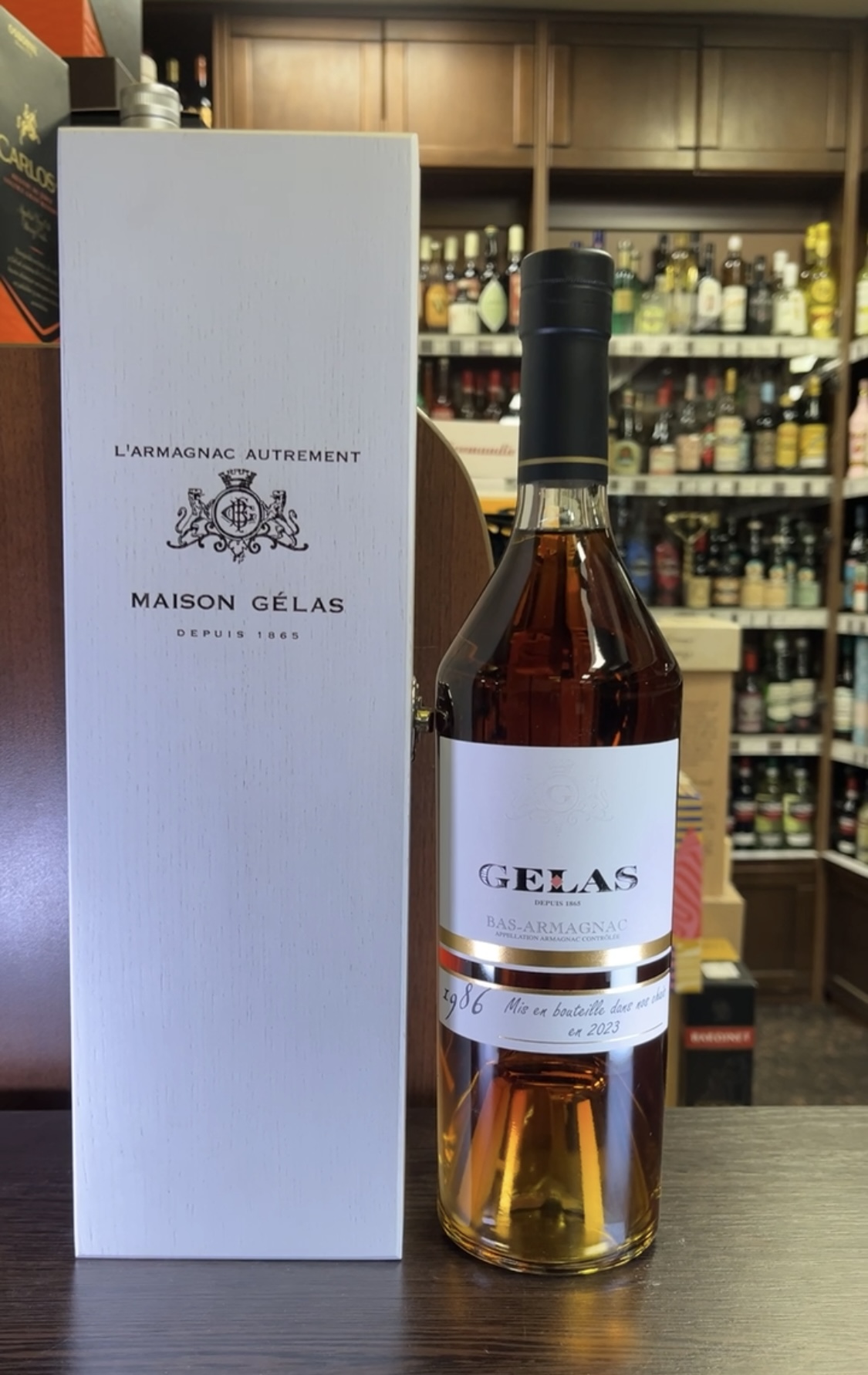 Armagnac Maison Gelas 1986 years Арманьяк Мейсон Желас 1986г 0.7л в деревянной упаковке