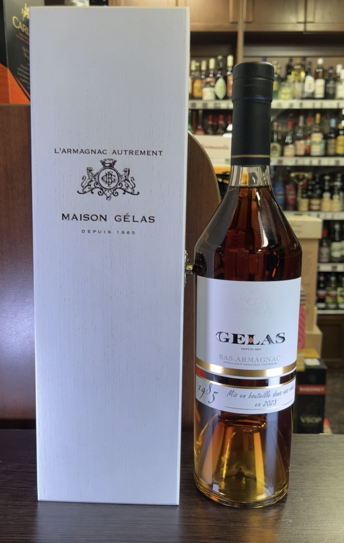 Armagnac Maison Gelas 1985 years Арманьяк Мейсон Желас 1985г 0.7л в деревянной упаковке