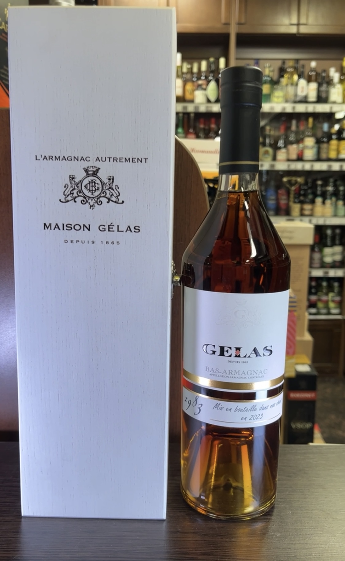 Armagnac Maison Gelas 1983 years Арманьяк Мейсон Желас 1983г 0.7л в деревянной упаковке