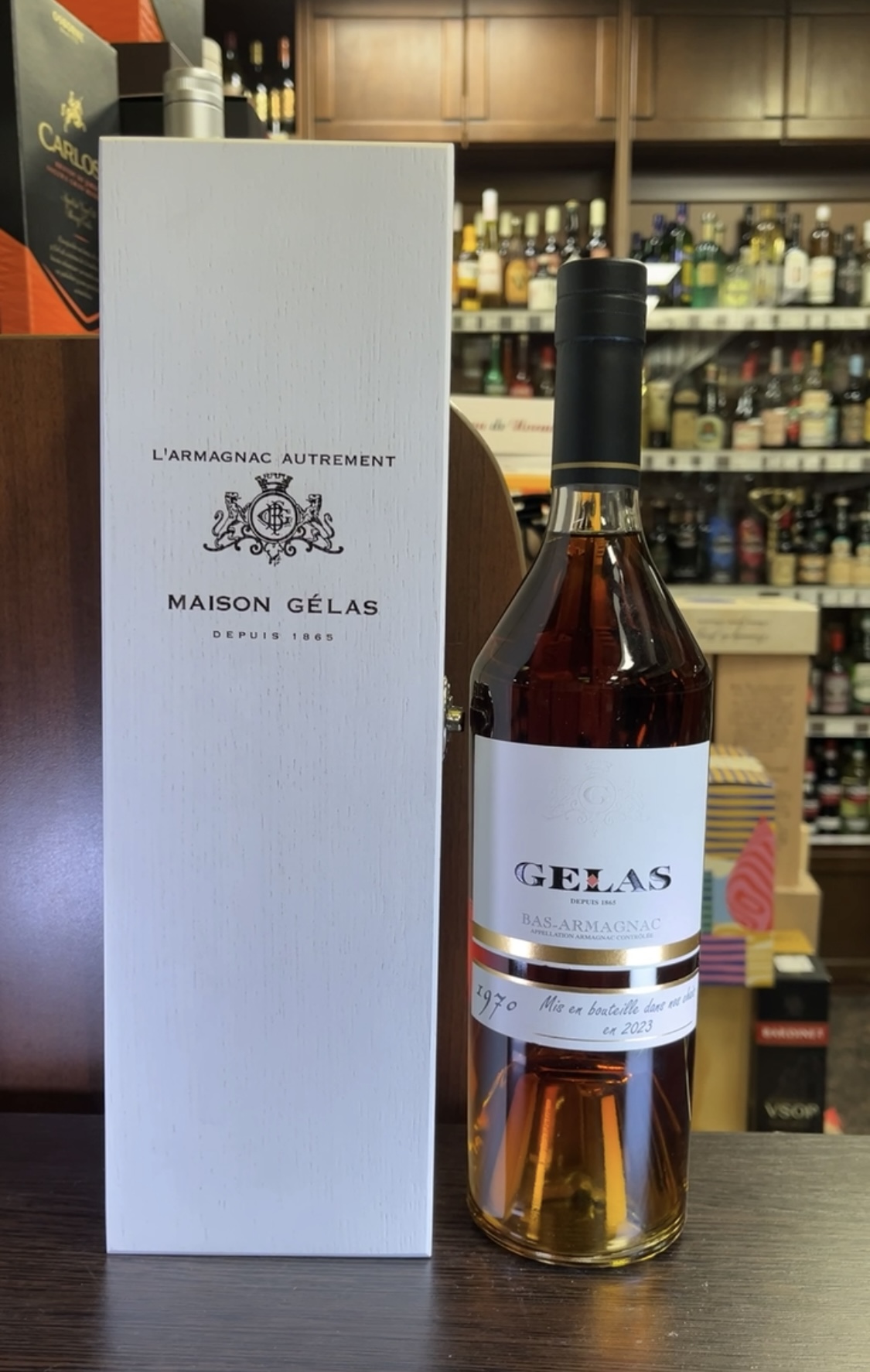Armagnac Maison Gelas 1970 years Арманьяк Мейсон Желас 1970г 0.7л в деревянной упаковке