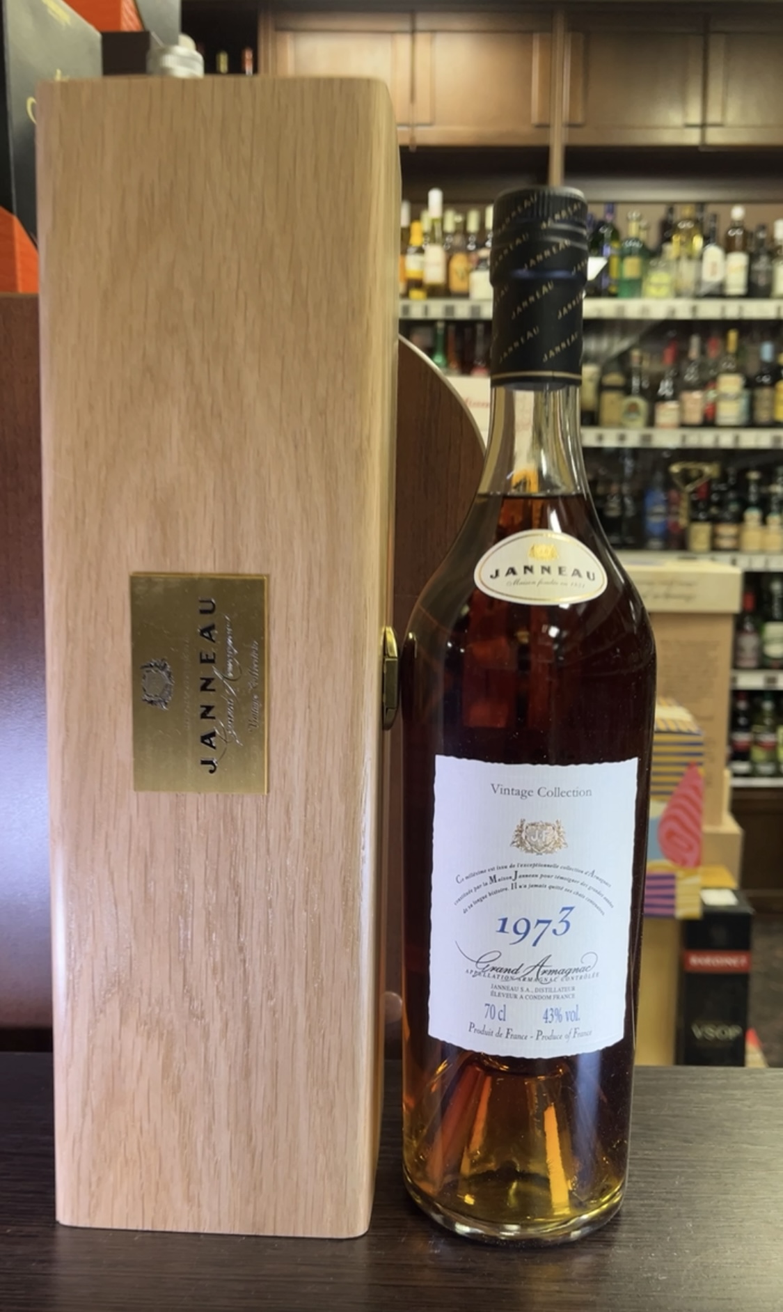 Armagnac Janneau Vintage Collection 1973 years Арманьяк Жанно Винтажная Коллекция 1973г 0.7л в деревянной упаковке