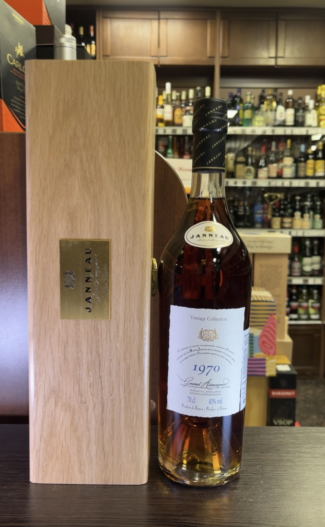 Armagnac Janneau Vintage Collection 1970 years Арманьяк Жанно Винтажная Коллекция 1970г 0.7л в деревянной упаковке