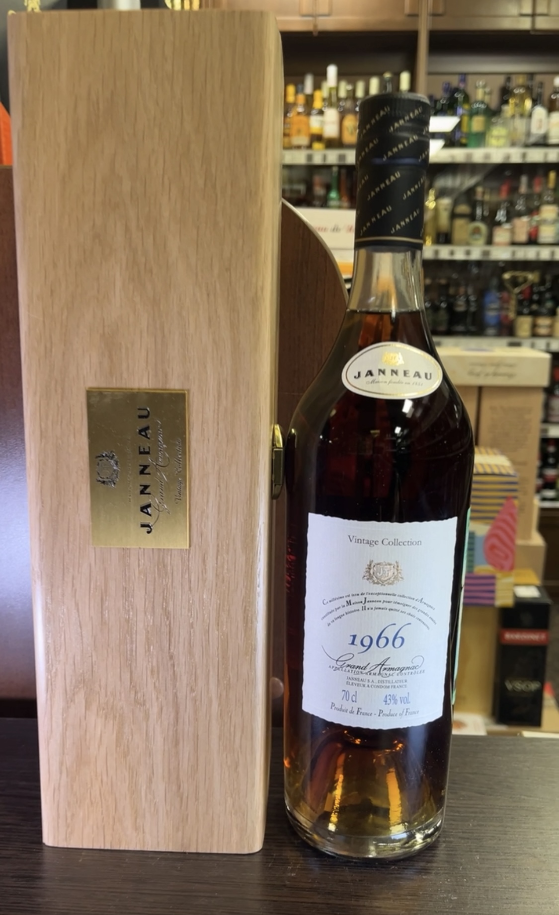 Janneau Vintage Collection 1966 Арманьяк Жанно Винтаж Коллекшн 1966г 0.7л в деревянной упаковке