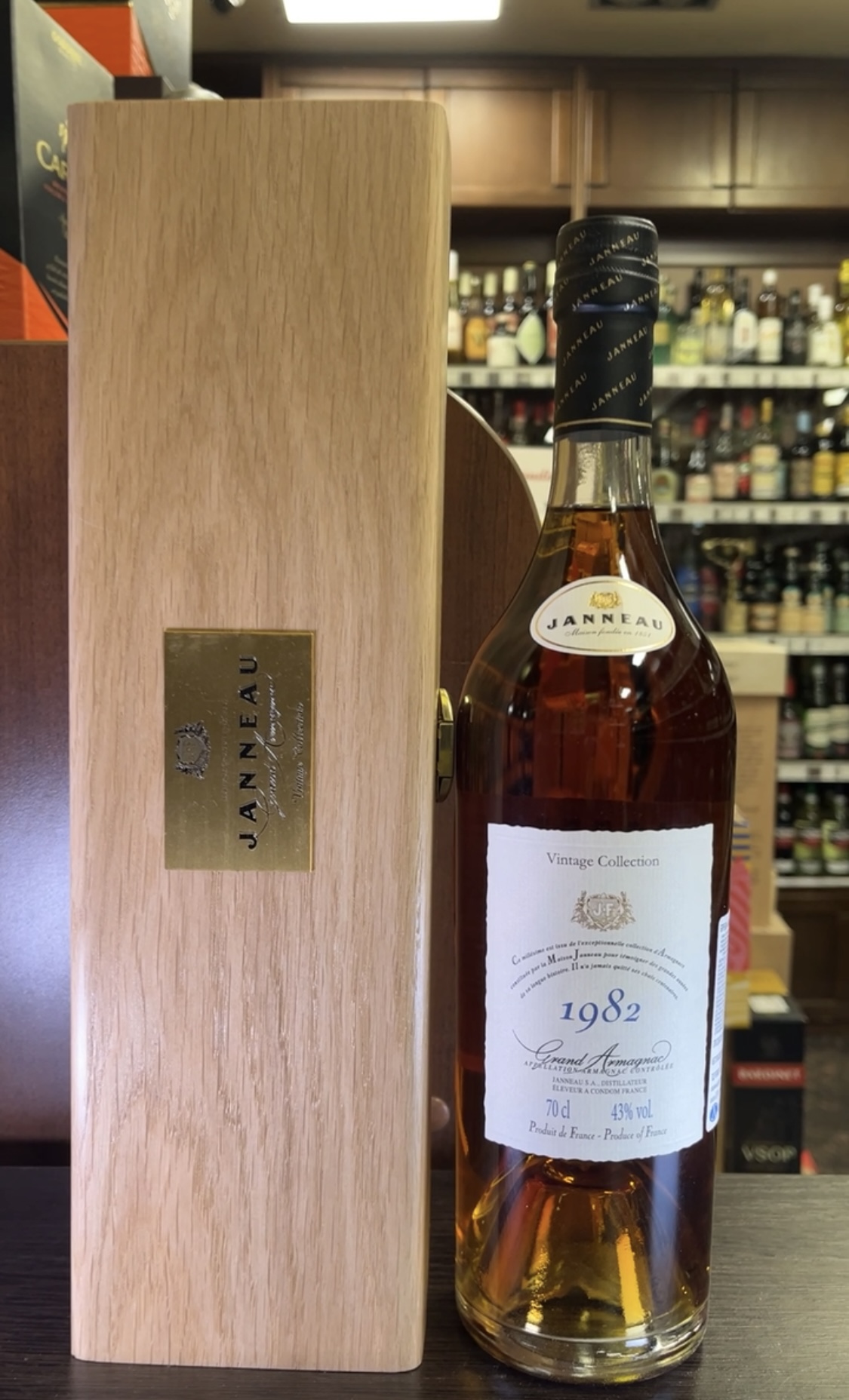 Janneau Vintage Collection 1982 years Арманьяк Жанно Винтажная Коллекция 1982г 0.7л в подарочной упаковке