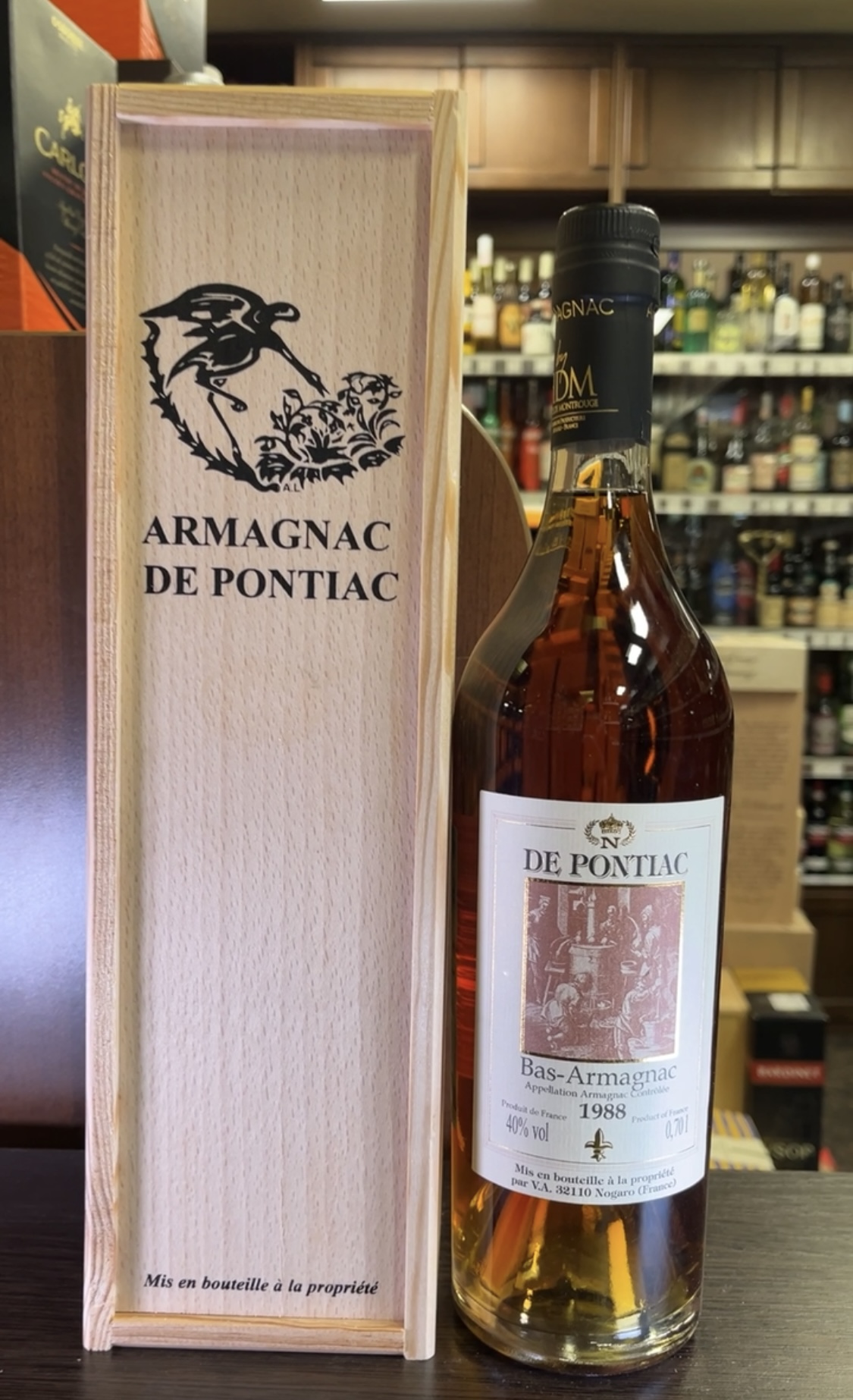 Bas Armagnac De Pontiac 1988 years Бренди Баз Арманьяк де Понтьяк 1988г 0.7л в деревянной упаковке