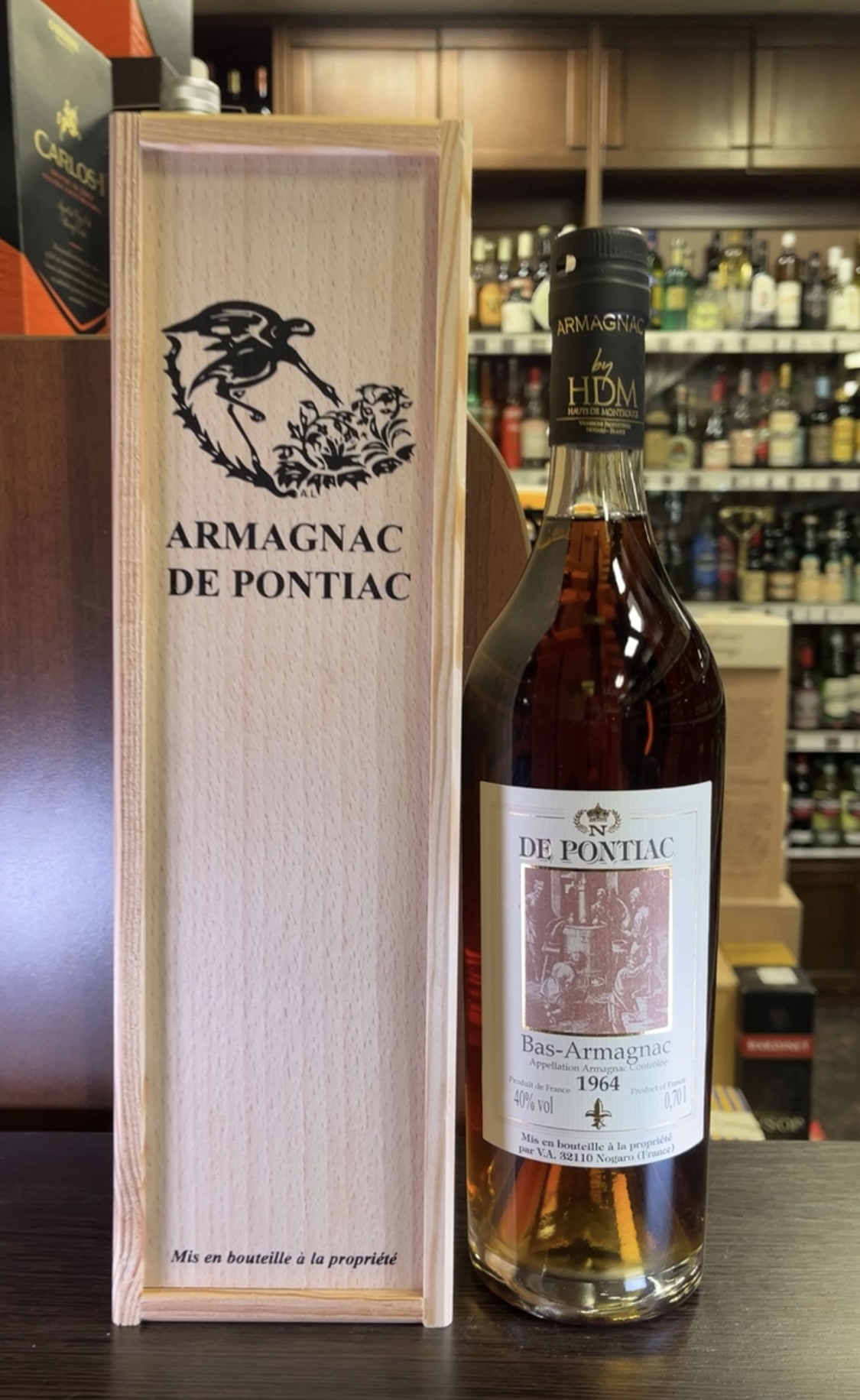Bas Armagnac De Pontiac 1964 years Бренди Баз Арманьяк де Понтьяк 1964г 0.7л в деревянной упаковке