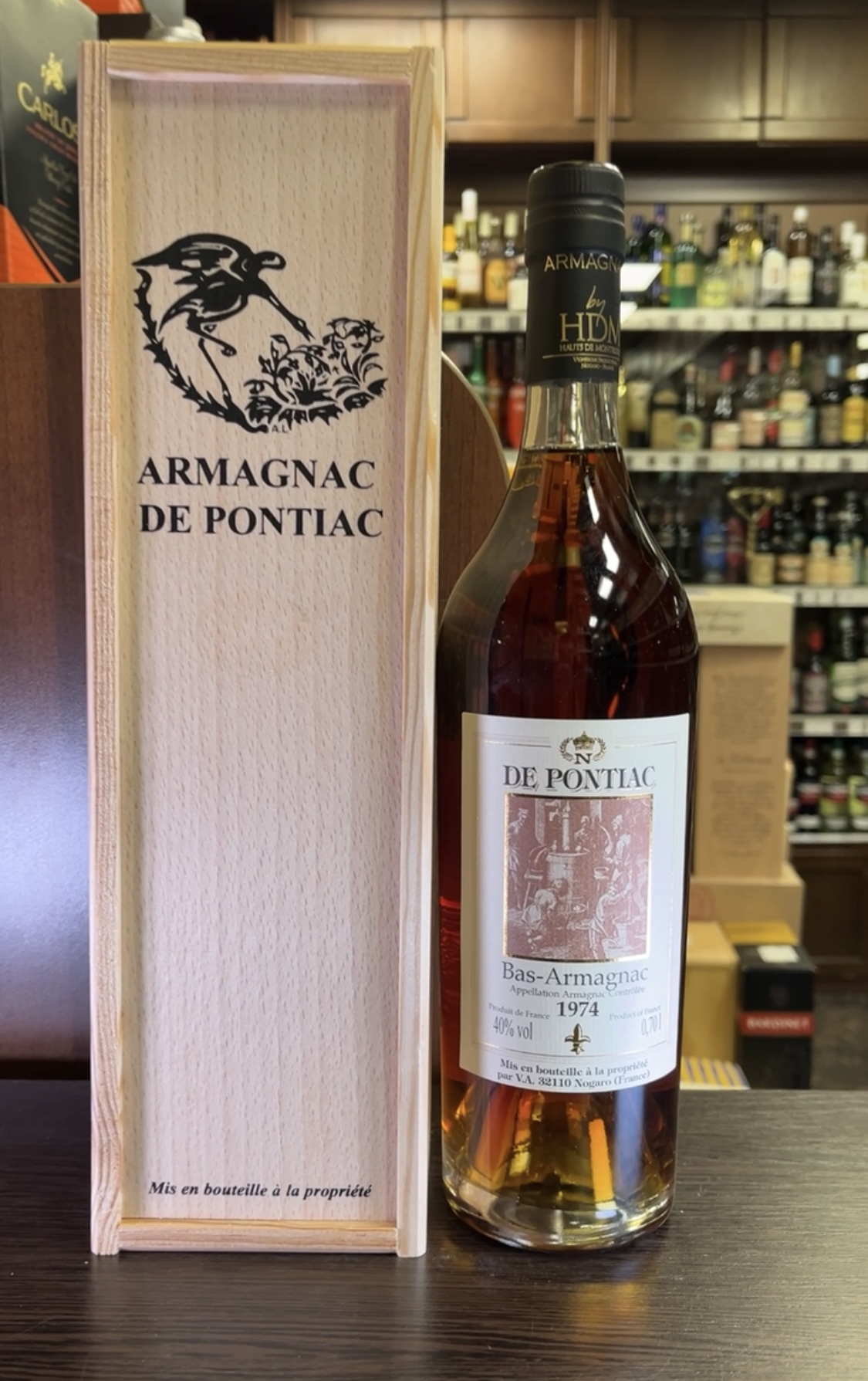 Bas Armagnac De Pontiac 1974 years Бренди Баз Арманьяк де Понтьяк 1974г 0.7л в деревянной упаковке