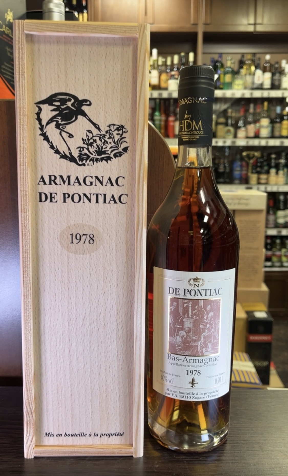 Bas Armagnac De Pontiac 1978 years Бренди Баз Арманьяк де Понтьяк 1978г 0.7л в деревянной упаковке