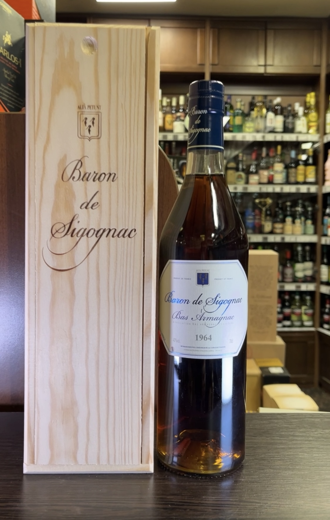 Baron de Sigognac 1964 Арманьяк Барон де Сигоньяк 1964г 0.7л в деревянной упаковке