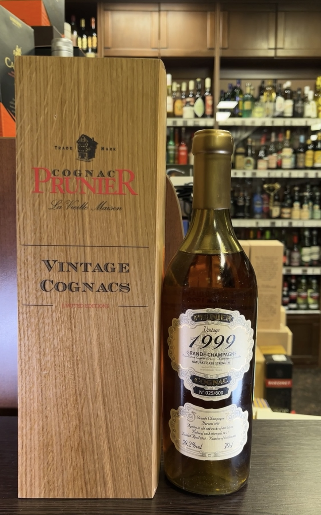 Prunier Petite Champagne Vintage 1999 Коньяк Прунье Птит Шампань Винтаж 1999г 0.7л в деревянной упаковке