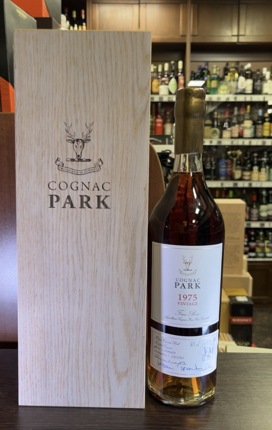 Cognac Park Vintage Fins Bois 1975 Коньяк Парк Винтаж Фэн Буа 1975г 0.7л в подарочной упаковке