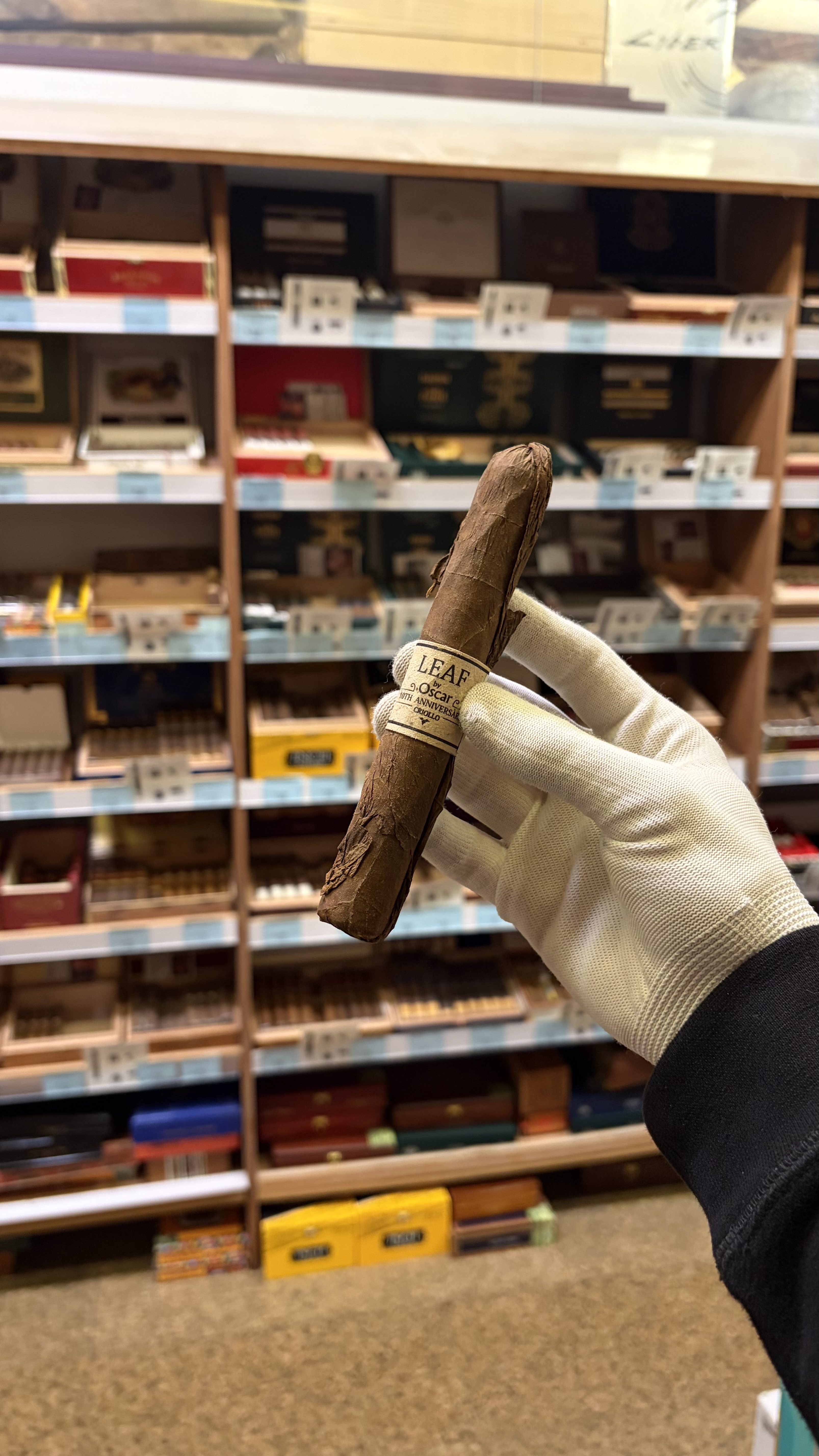 Видео Сигары Leaf by Oscar Valladares 10th Anniversary Criollo Toro