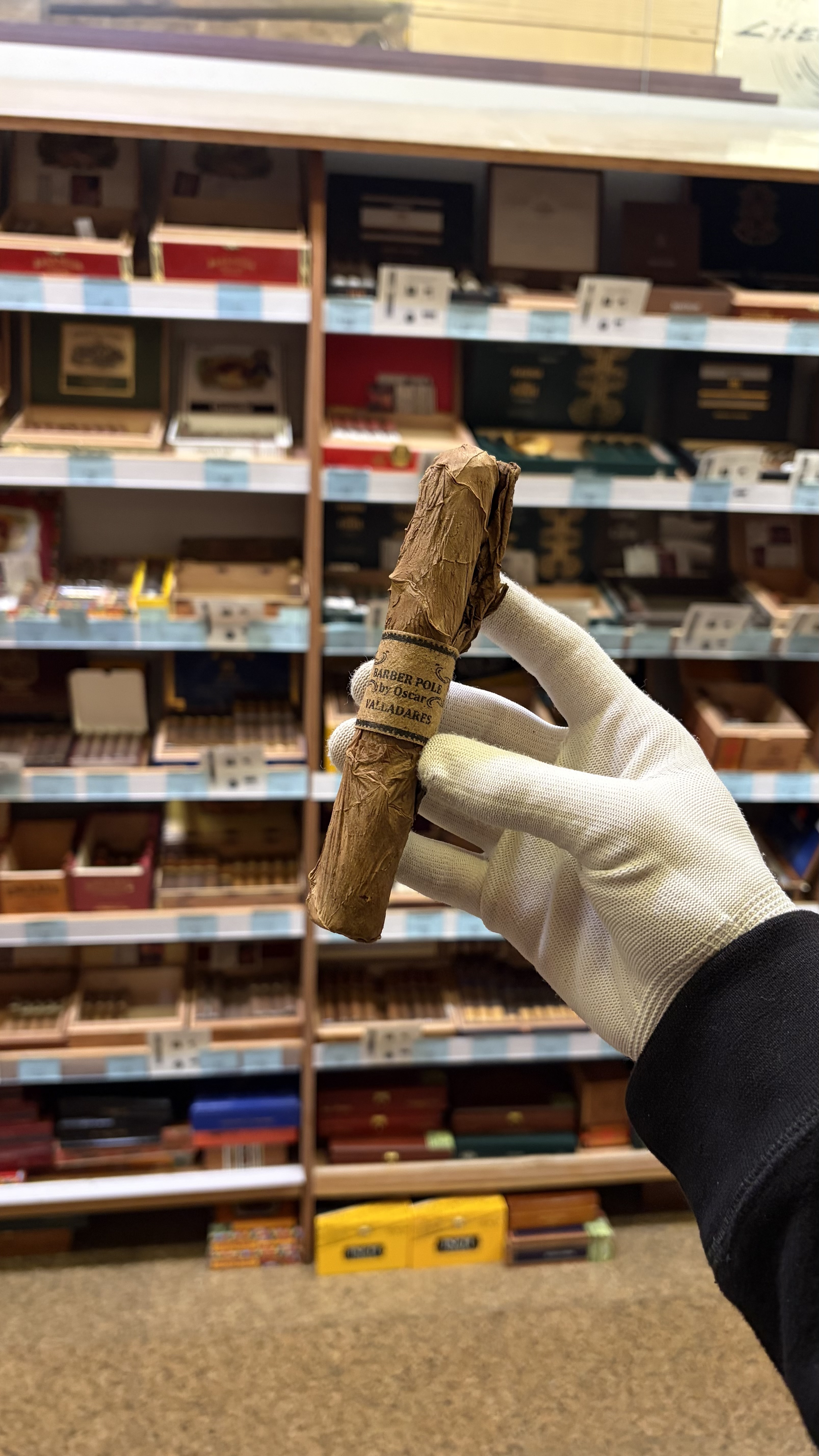 Видео Сигары Leaf by Oscar Valladares Barber Pole Toro