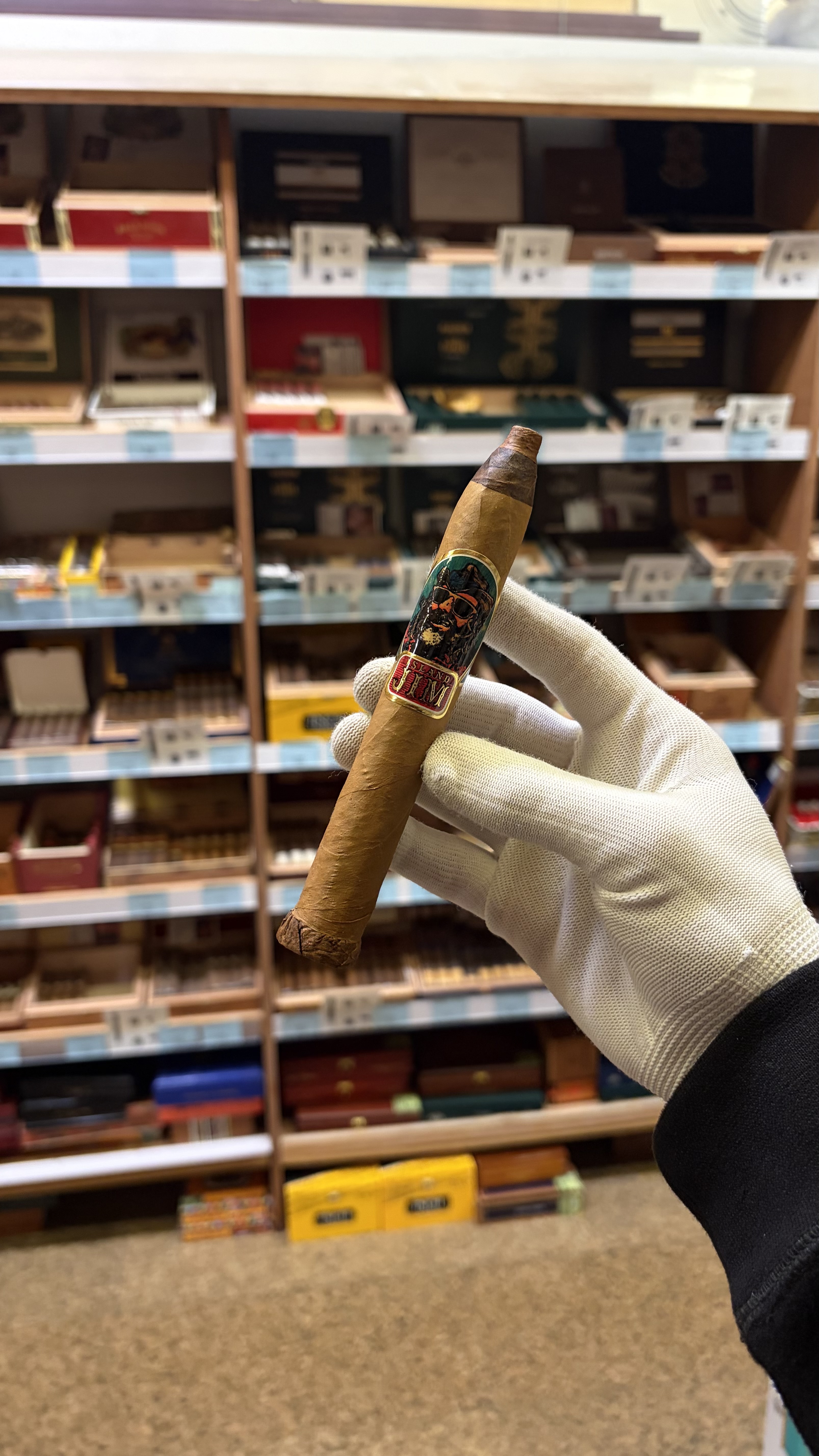 Видео Сигары Island Jim by Oscar Valladares Connecticut Torpedo