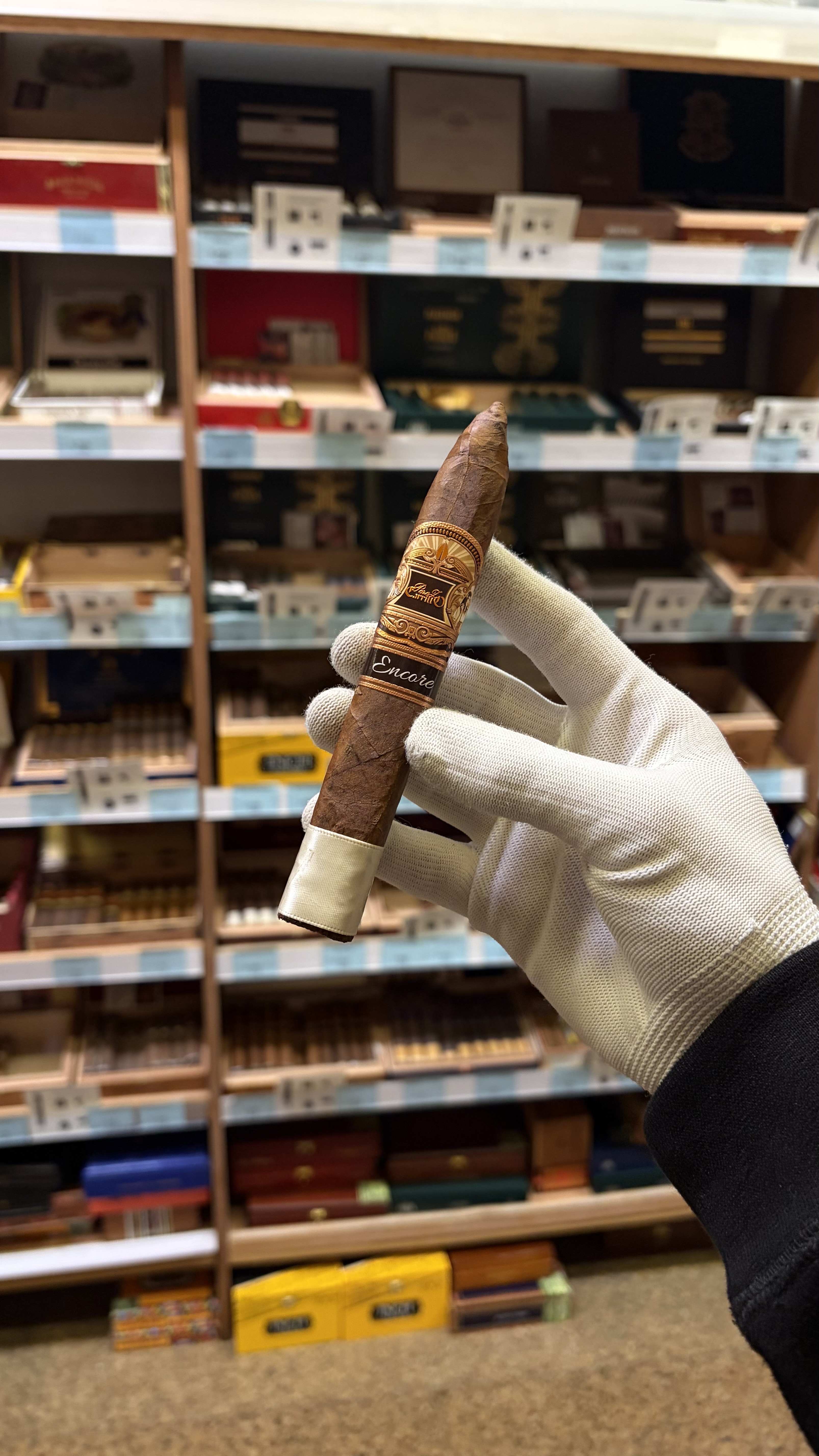 Видео Сигары E.P. Carrillo Encore Valientes